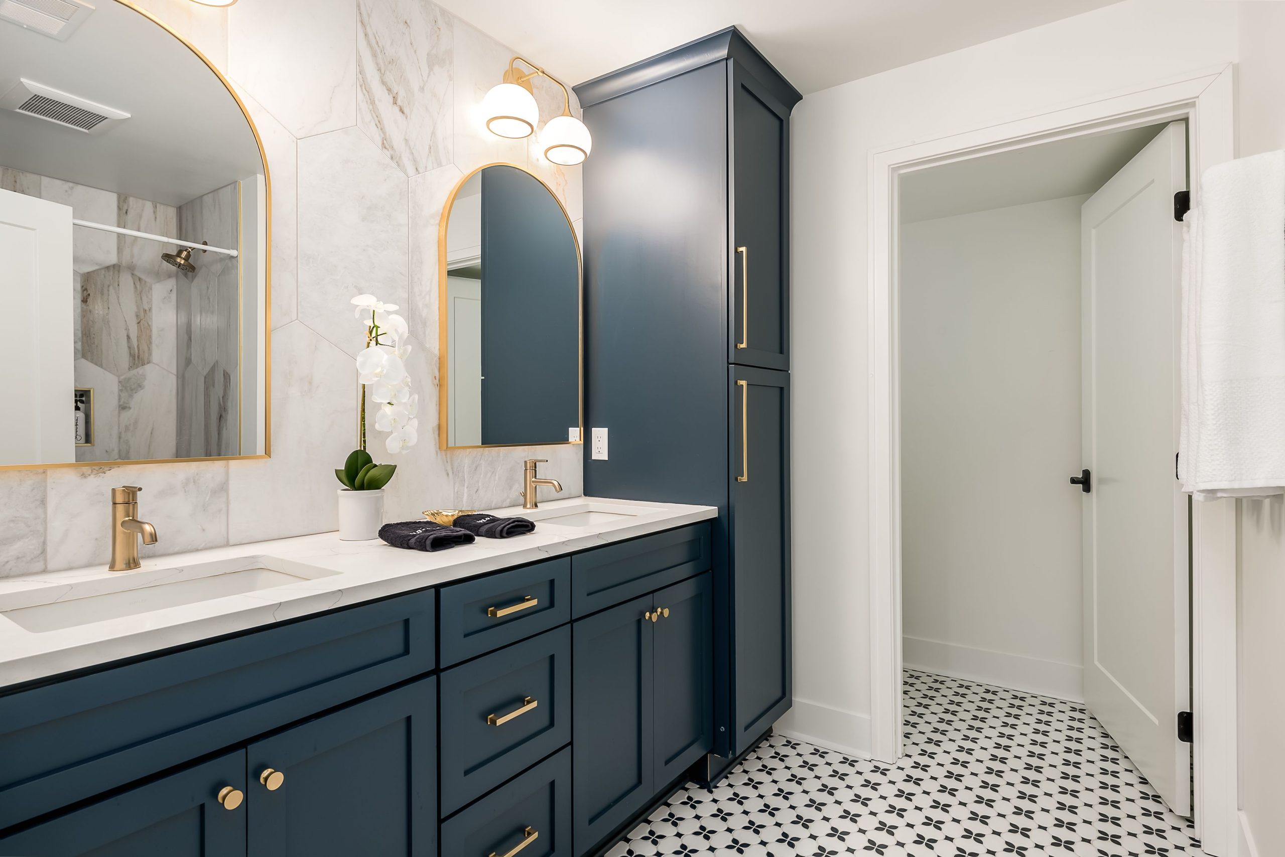 19. Basement bathroom-7095-glenn-oaks-dr