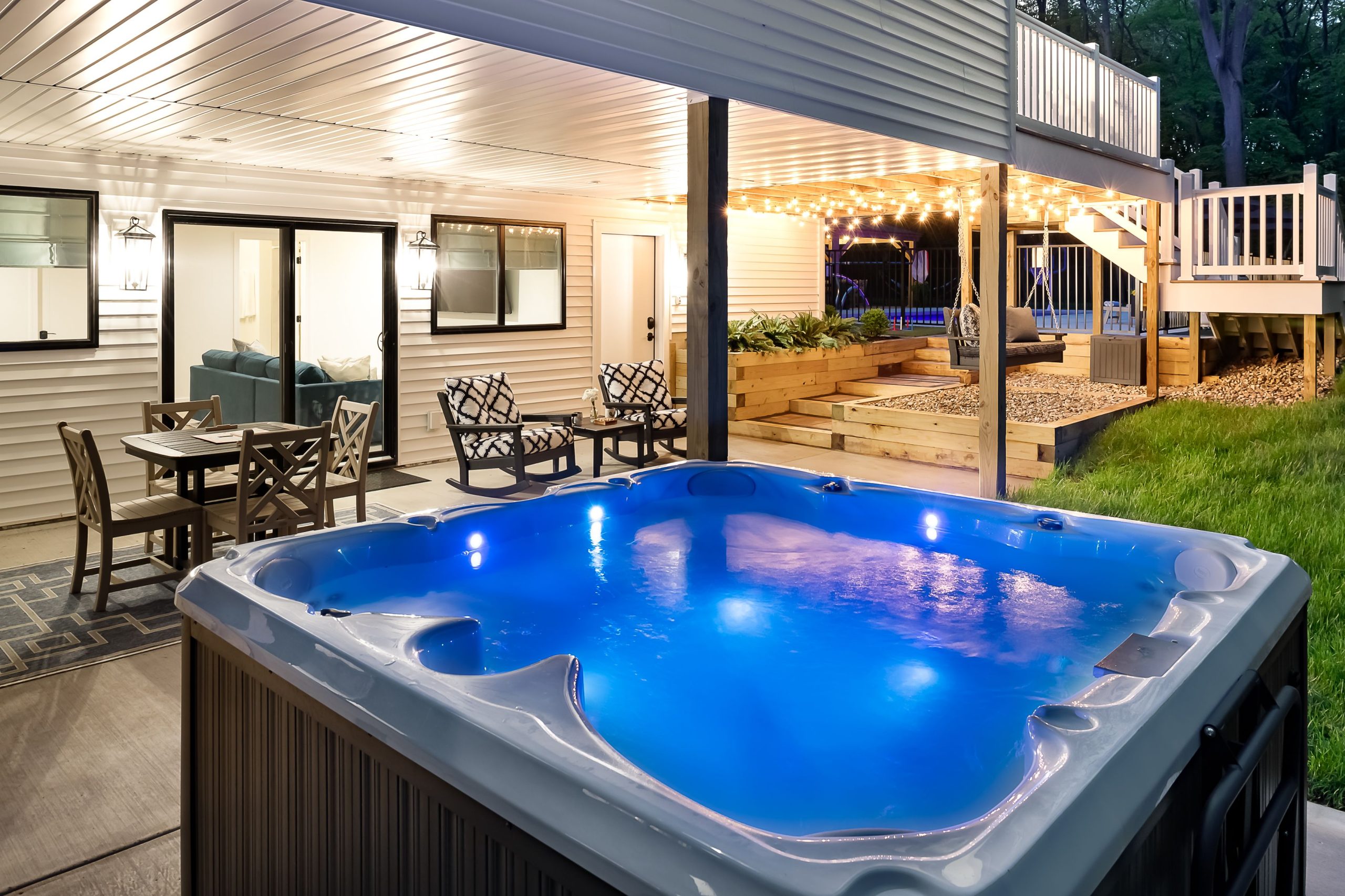 21.5 Hot tub-7095-glenn-oaks-dr