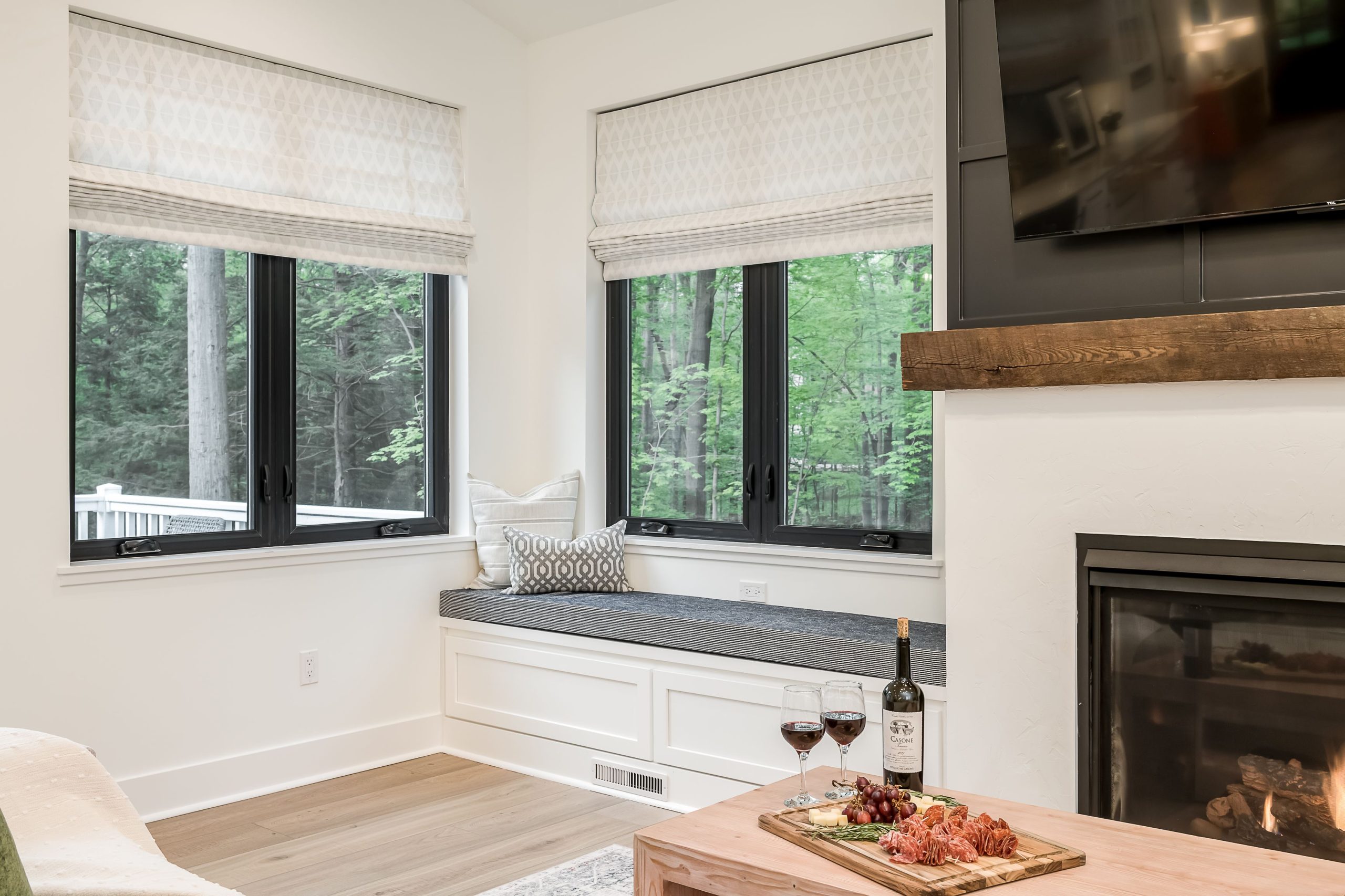 28. Seating fireplace-7095-glenn-oaks-dr