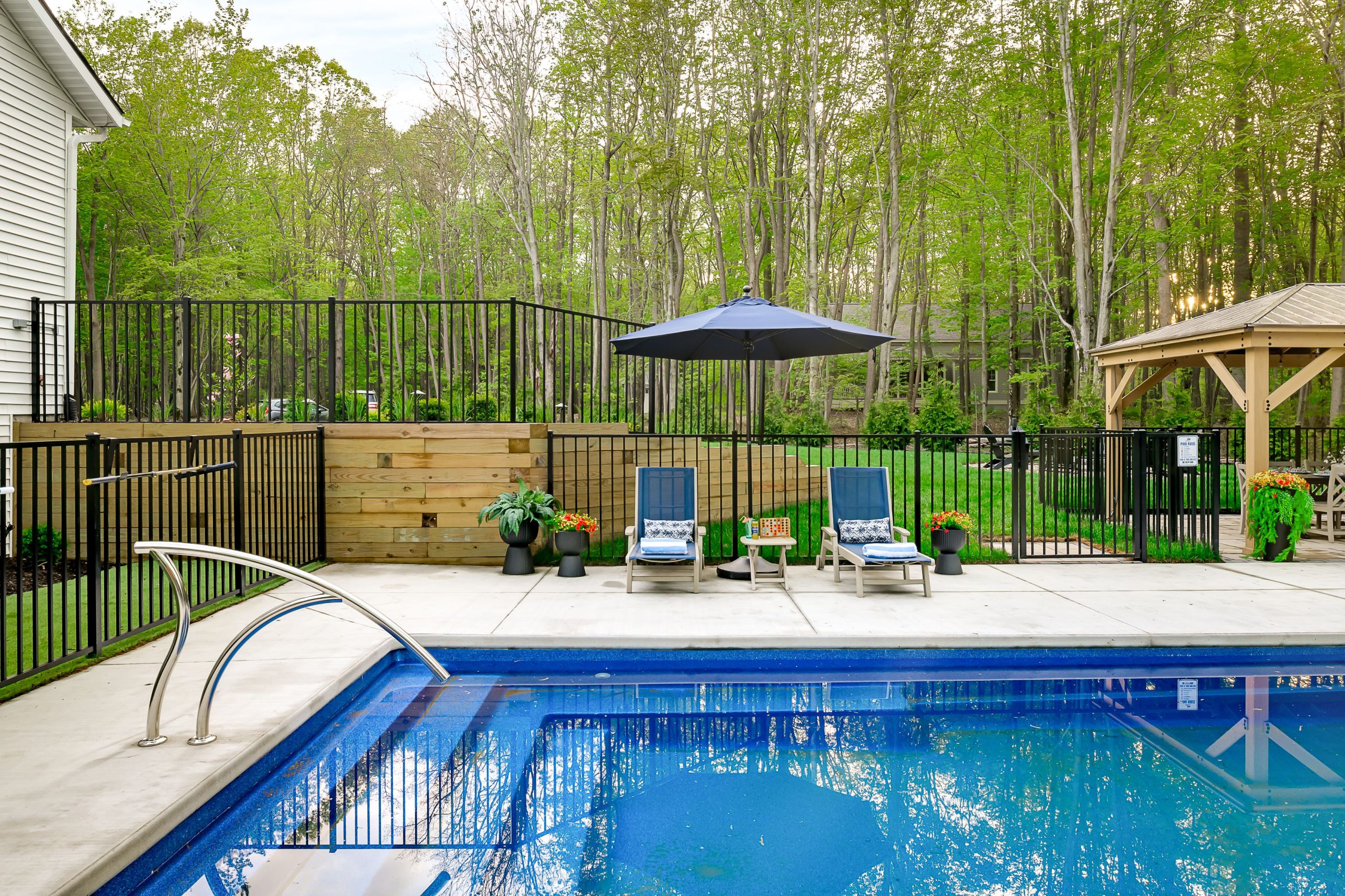 34.5. Pool 2 seater-7095-glenn-oaks-dr