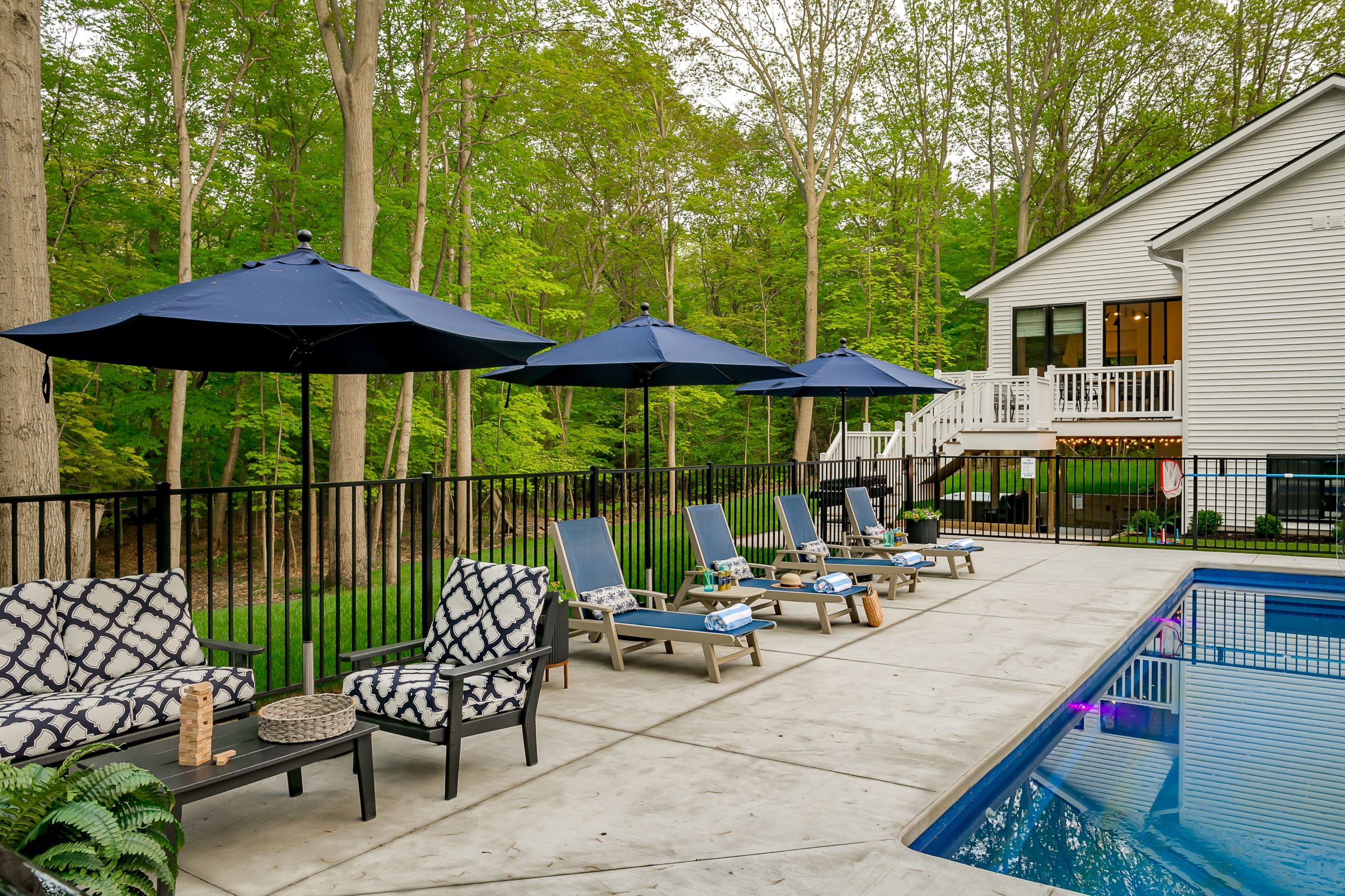 37. Loungers plus seating-7095-glenn-oaks-dr