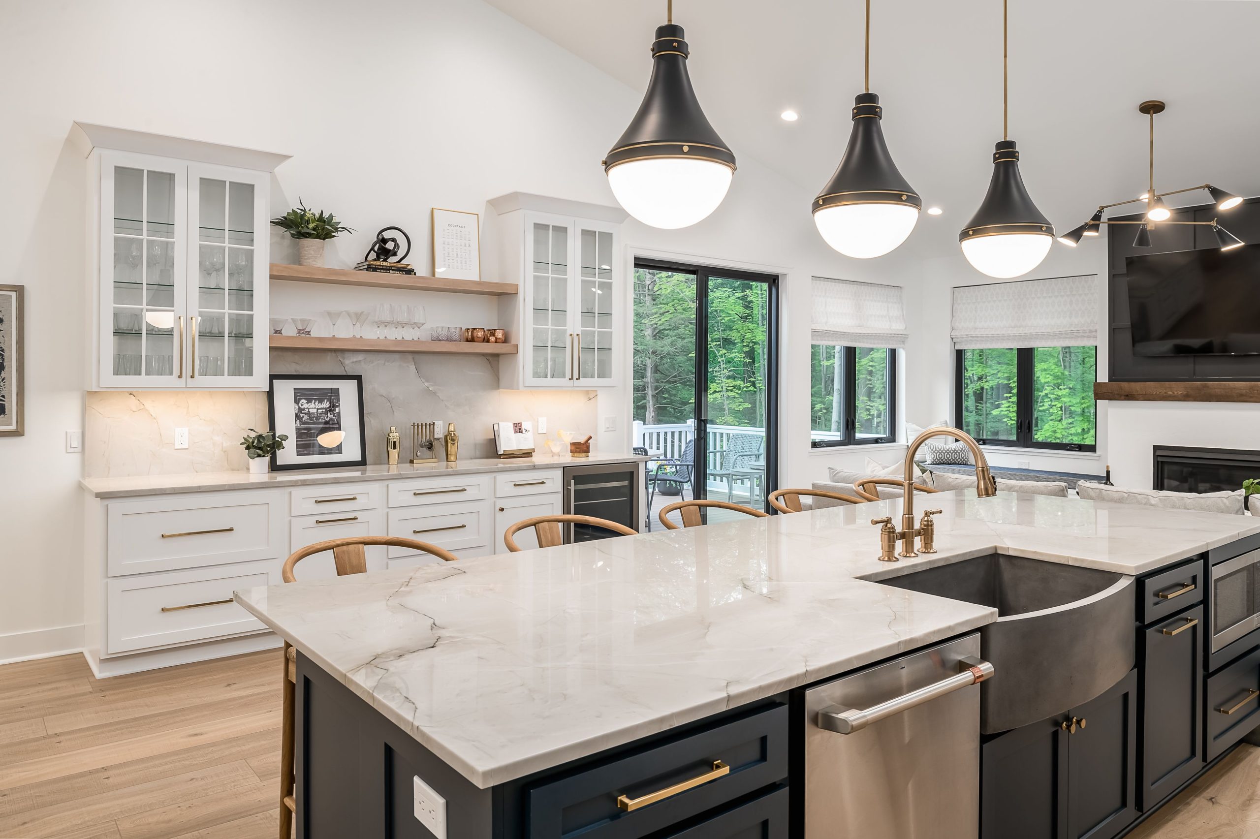 5. Kitchen side-7095-glenn-oaks-dr