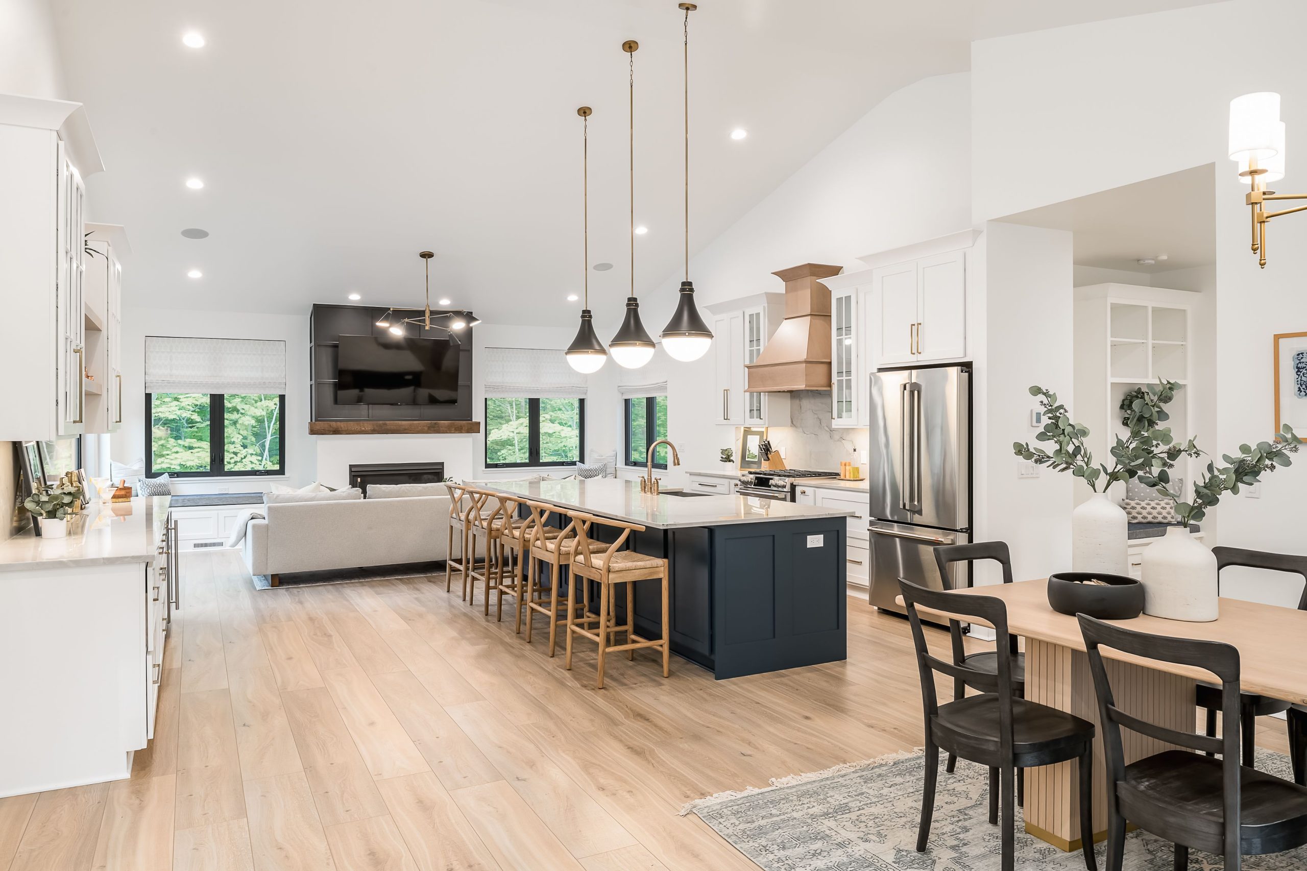 6. Main area-7095-glenn-oaks-dr