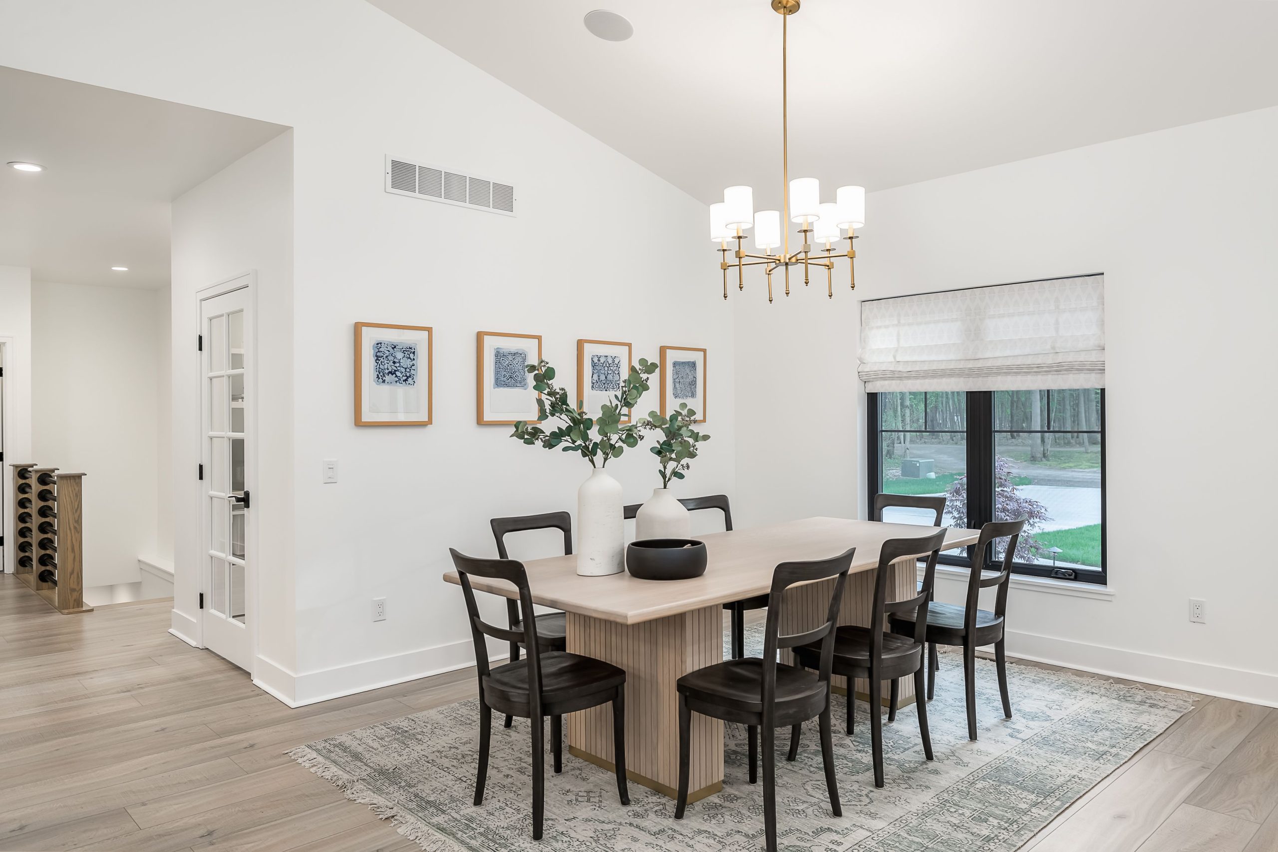 7. Dining-7095-glenn-oaks-dr